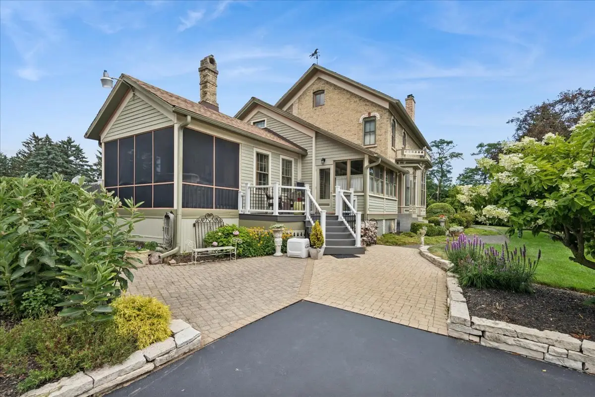 346 Sheridan Road, Winthrop Harbor, IL 60096 - #1