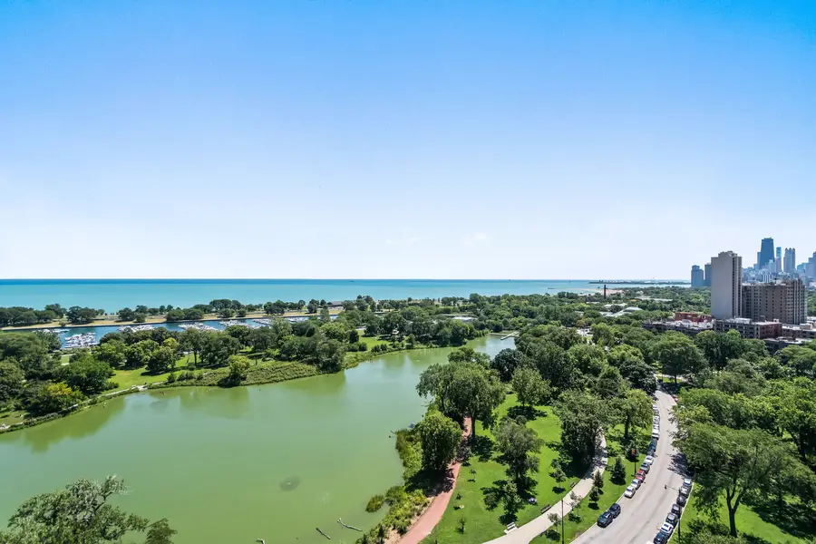 2500 N Lakeview Avenue #2105, Chicago, IL 60614 - #3