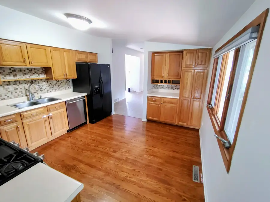 20793 N Florence Avenue, Prairie View, IL 60069 - #3