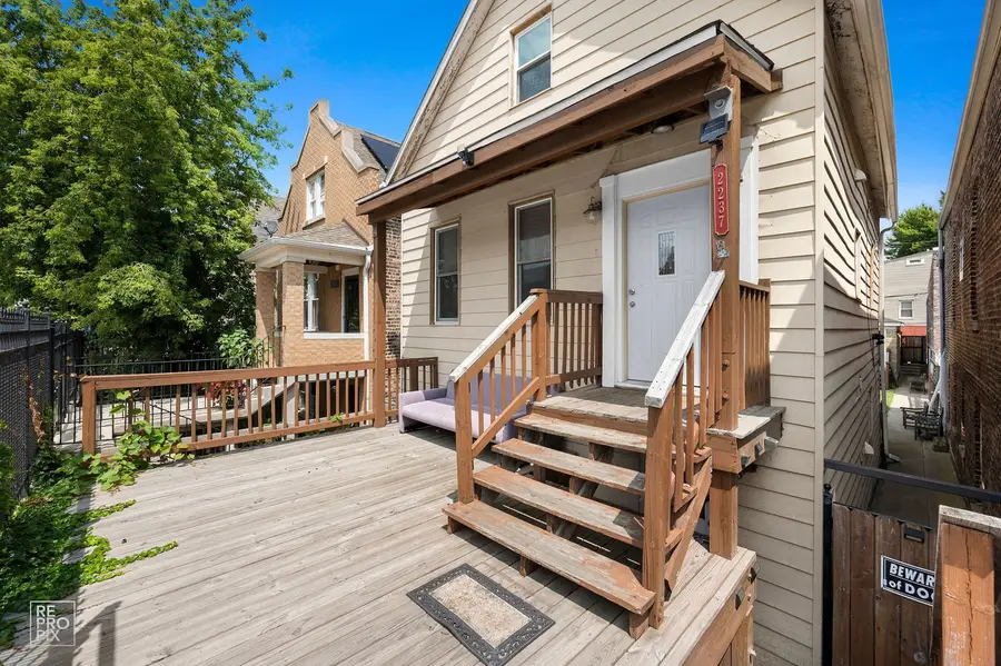 2237 S Oakley Avenue, Chicago, IL 60608 - #2