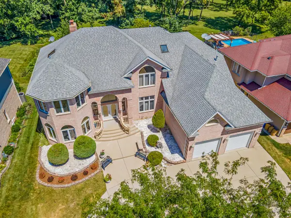 1760 W Whispering Court, Addison, IL 60101