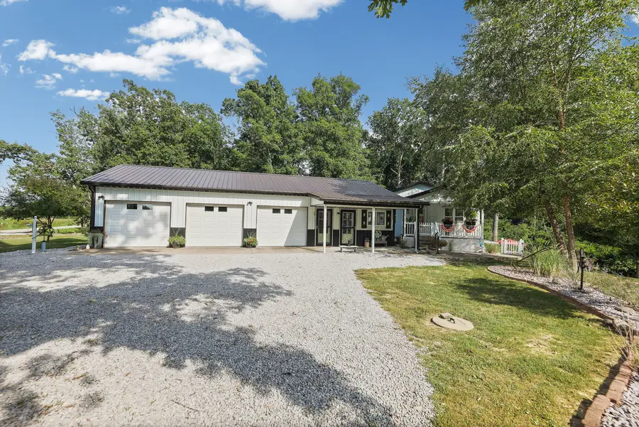 7296 State Route 161 Extension, Iuka, IL 62849 - #2