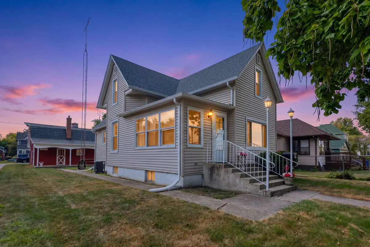 550 W Henry Street, Kankakee, IL 60901 - #1