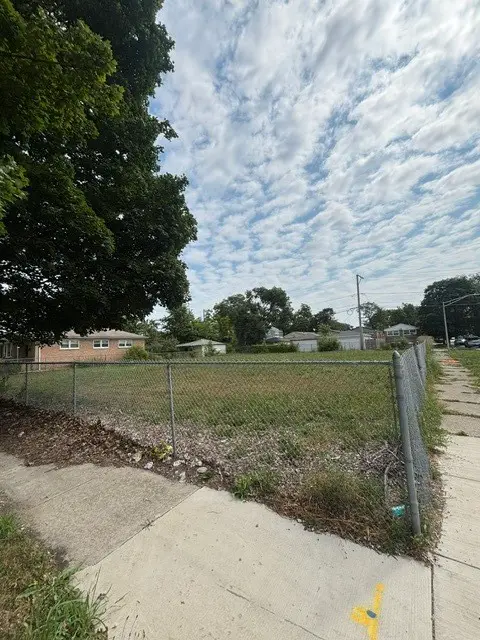 11329 S Racine Avenue, Chicago, IL 60643