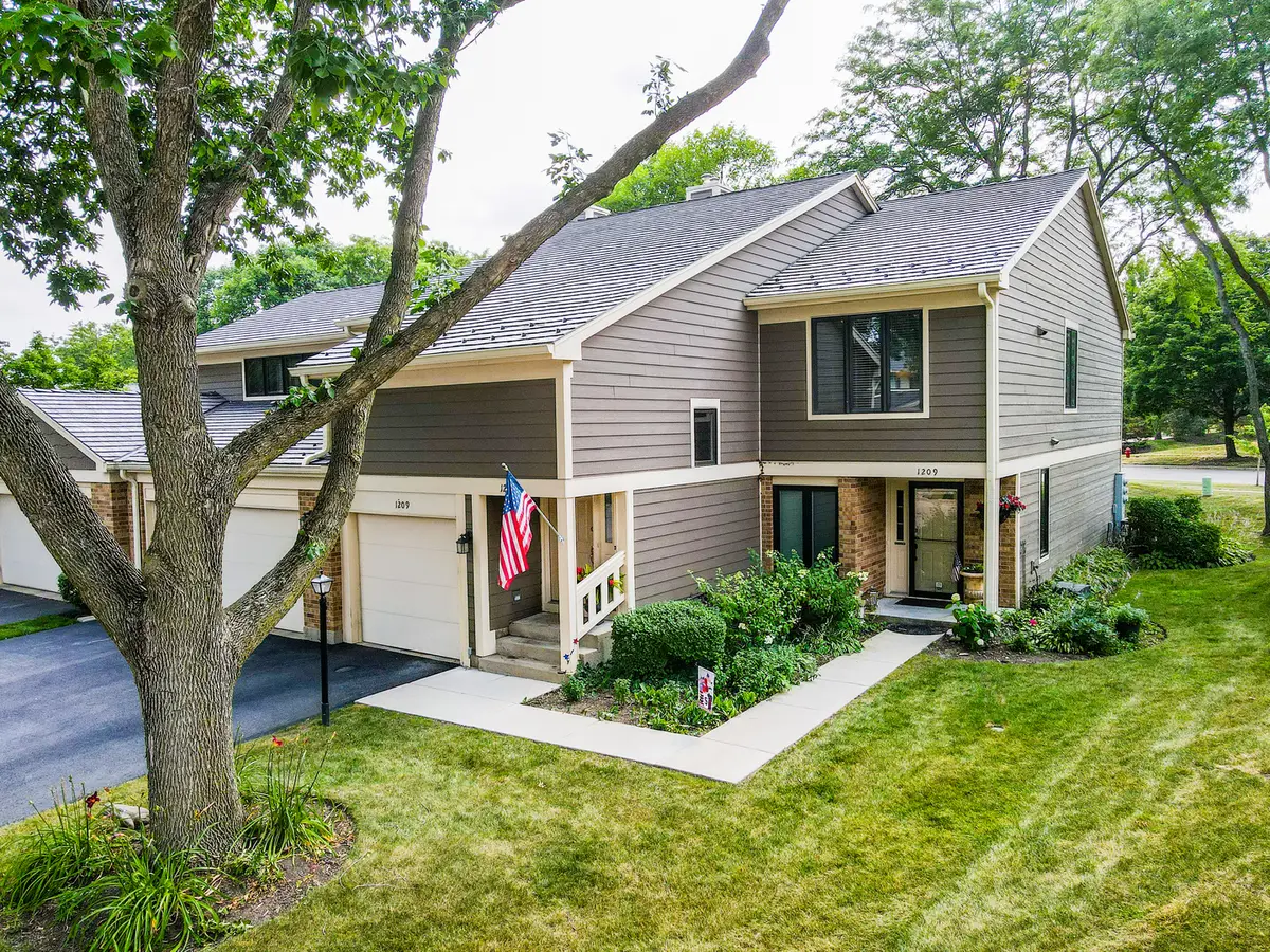 1211 Emerson Lane #1211, Libertyville, IL 60048 - #1