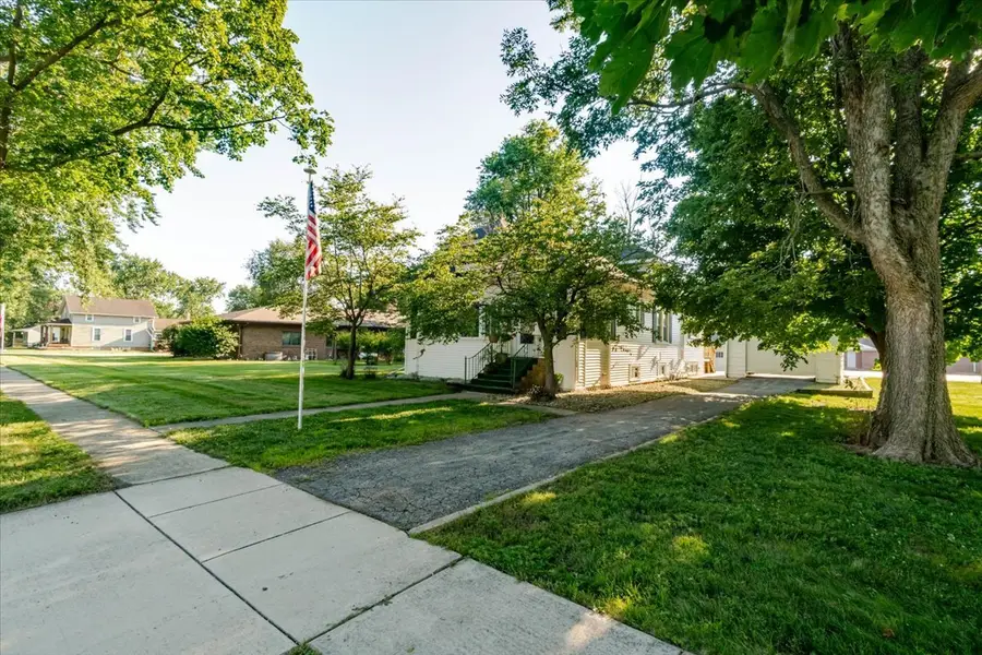 416 S Walnut Street, Wenona, IL 61377 - #2