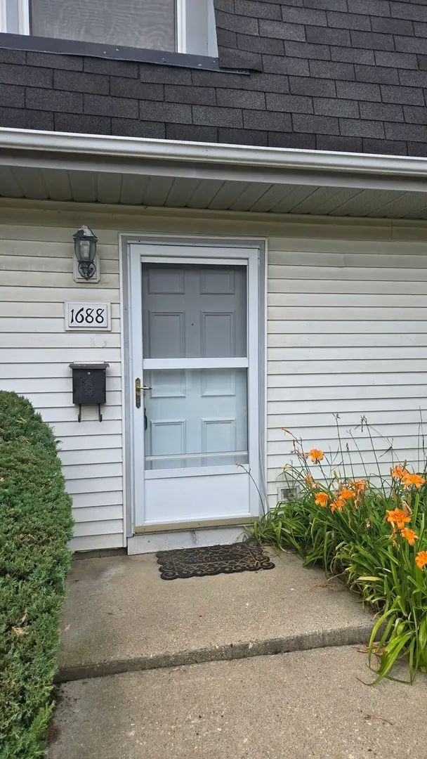 1688 Queensbury Circle, Hoffman Estates, IL 60169 - #1