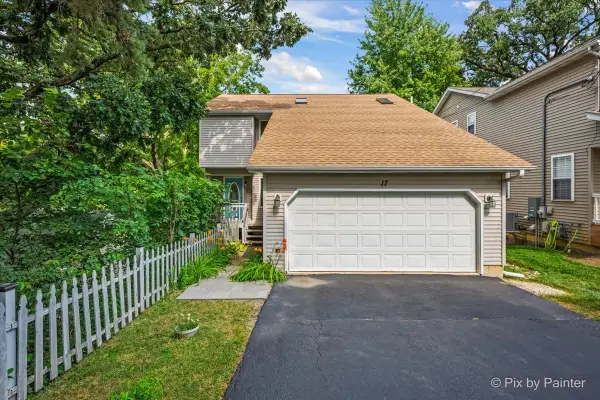 17 Hillcrest Avenue, Fox Lake, IL 60020