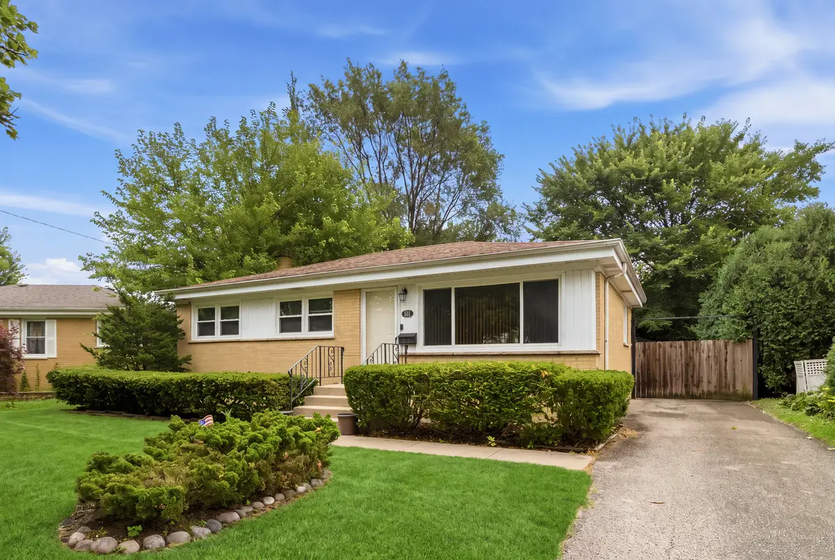 531 Cambridge Road, Des Plaines, IL 60016 - #1