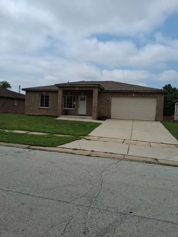 13938 S Reeves Road, Robbins, IL 60472
