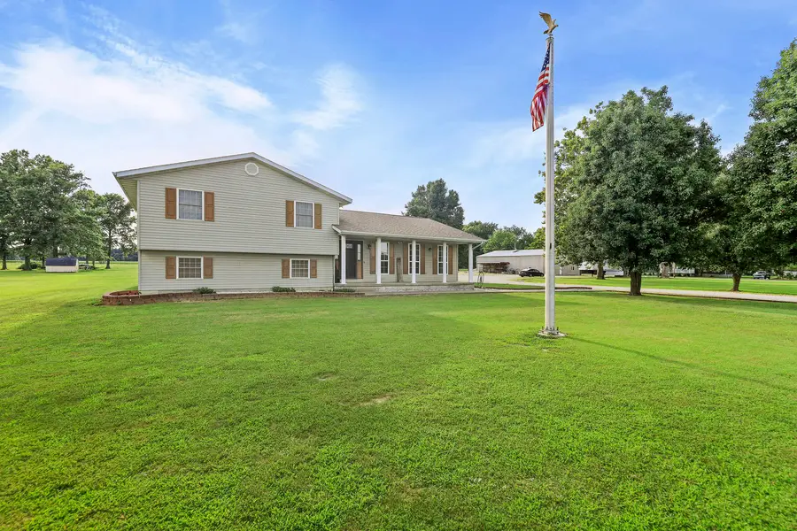2081 N Broadway Avenue, Salem, IL 62881 - #3
