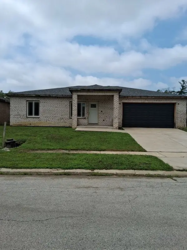 13942 S Reeves Road, Robbins, IL 60472