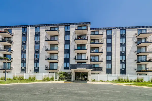 9737 N Fox Glen Drive #1N, Niles, IL 60714