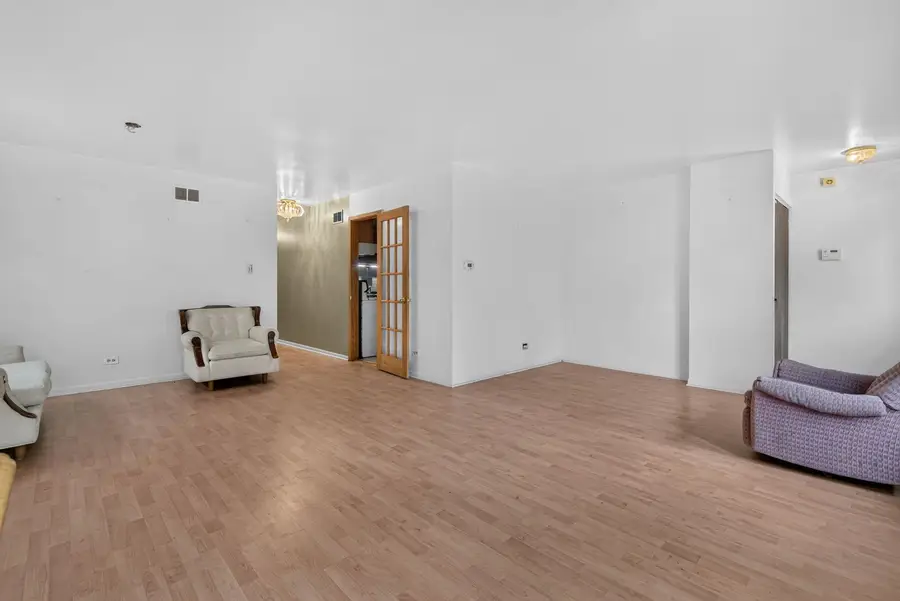 7768 S Luella Avenue, Chicago, IL 60649 - #3