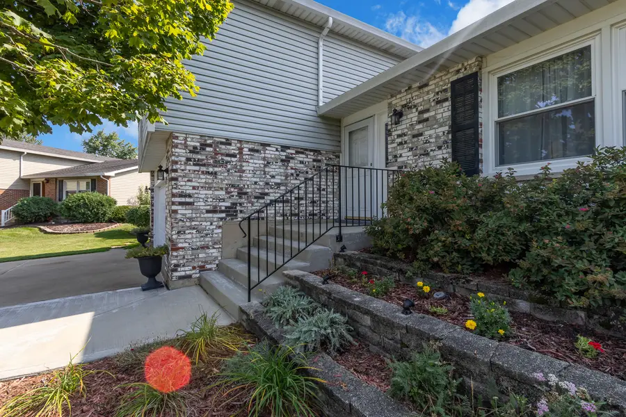 511 Heather Lane, Carol Stream, IL 60188 - #2