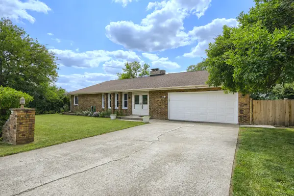 1701 Lynwood Lane, Crest Hill, IL 60403