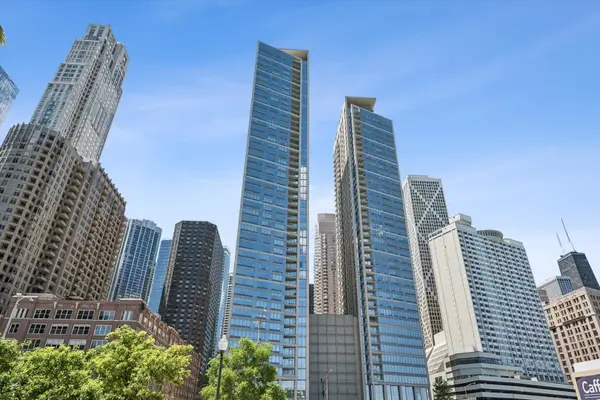600 N Lake Shore Drive #807, Chicago, IL 60611