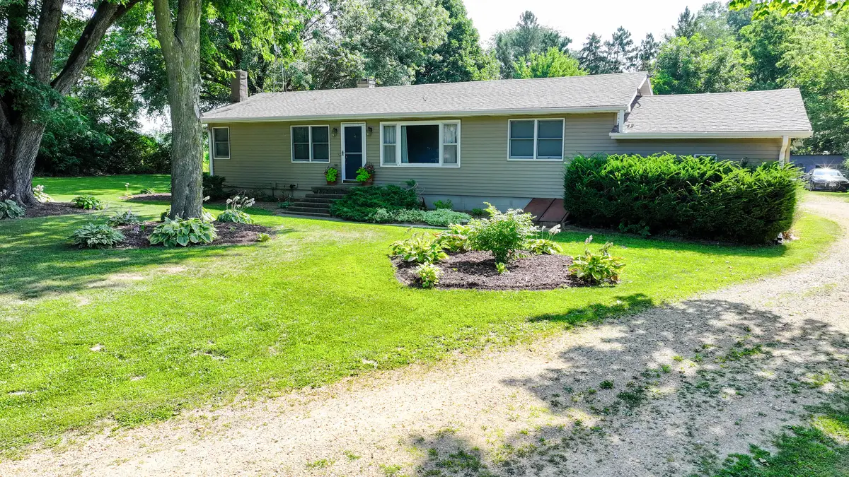 1727 Hwy 67 Avenue, Clinton, IA 52732 - #1