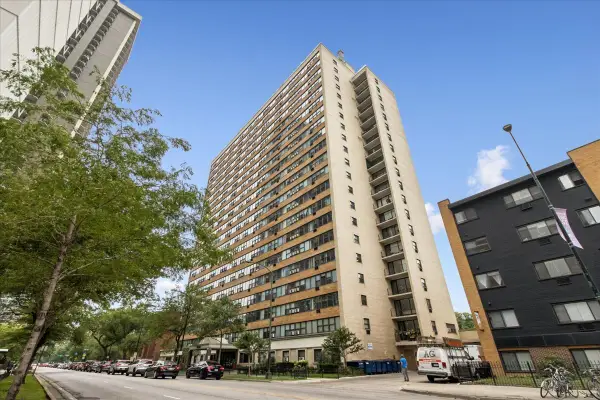 6030 N Sheridan Road #1911, Chicago, IL 60660
