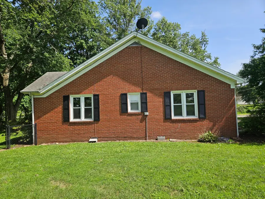 2415 College Drive, Mount Carmel, IL 62863 - #2