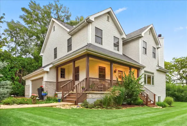 2S590 Seraph Holmes Court, Warrenville, IL 60555