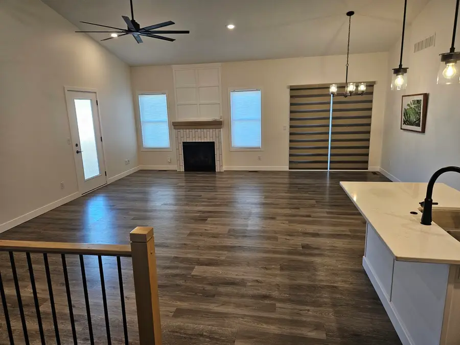 1831 S 5th Street, Eldridge, IA 52748 - #3