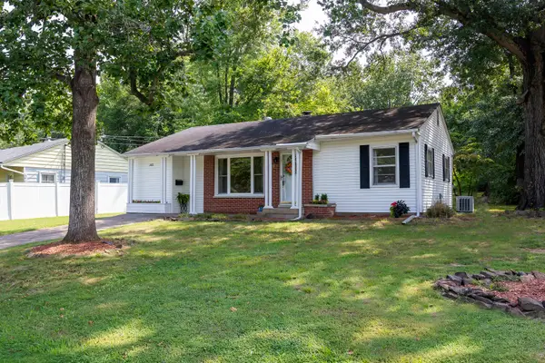 209 S Brook Lane W, Carbondale, IL 62901