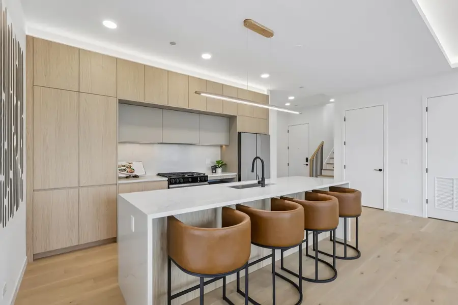 2072 N Western Avenue #PH-401, Chicago, IL 60647 - #2