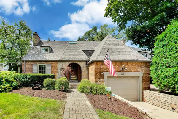 220 Northwood Road, Riverside, IL 60546