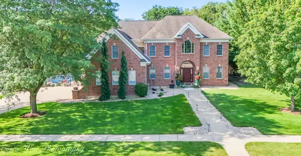 14 Baker Park Avenue, Peru, IL 61354