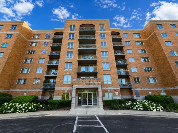 6807 N Milwaukee Avenue #103, Niles, IL 60714