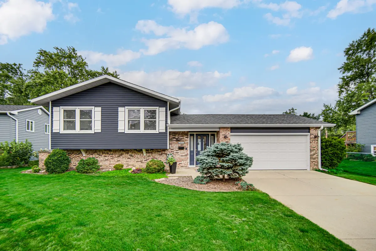 2921 Brentwood Court, Woodridge, IL 60517 - #1