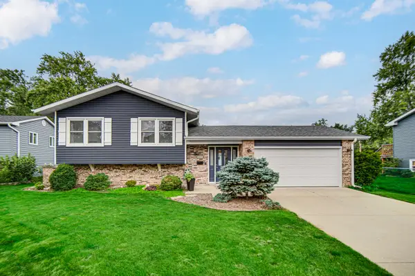 2921 Brentwood Court, Woodridge, IL 60517