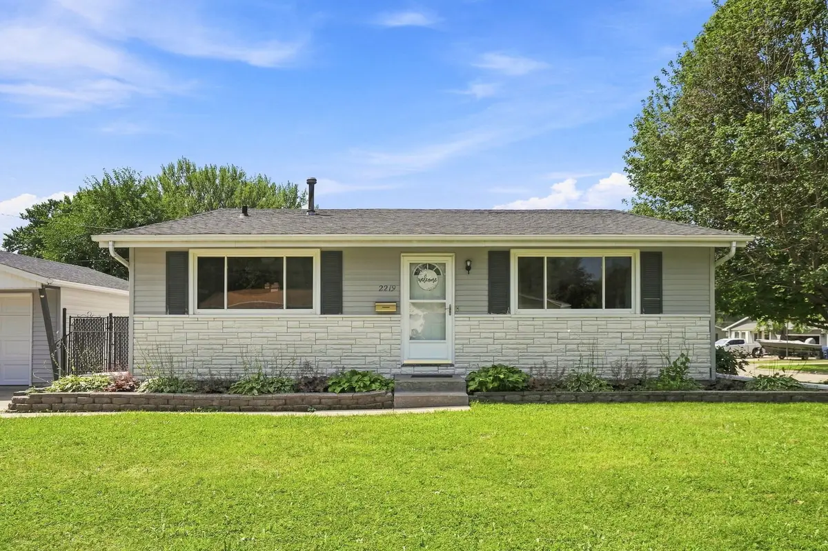 2219 W 36th Street, Davenport, IA 52806 - #1