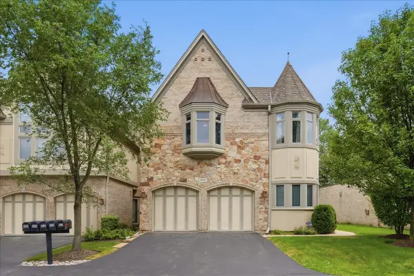 1591 S Paul Le Comte Court, Palatine, IL 60067