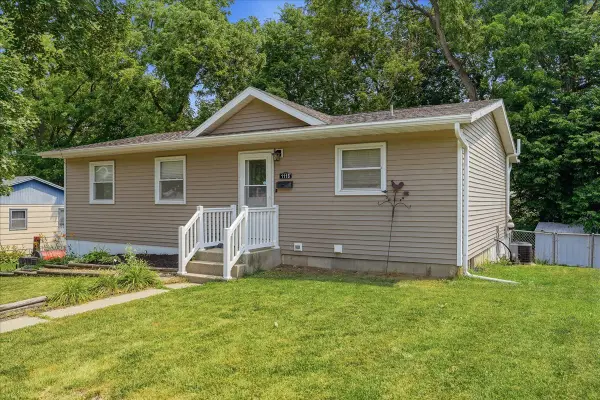 1118 Elm Place, Dixon, IL 61021
