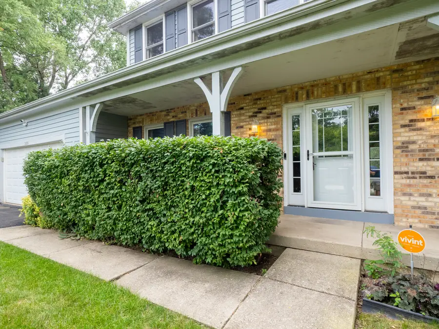 2120 Kenton Lane, Libertyville, IL 60048 - #2