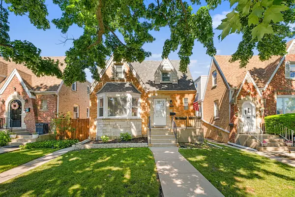 5704 N Major Avenue, Chicago, IL 60646