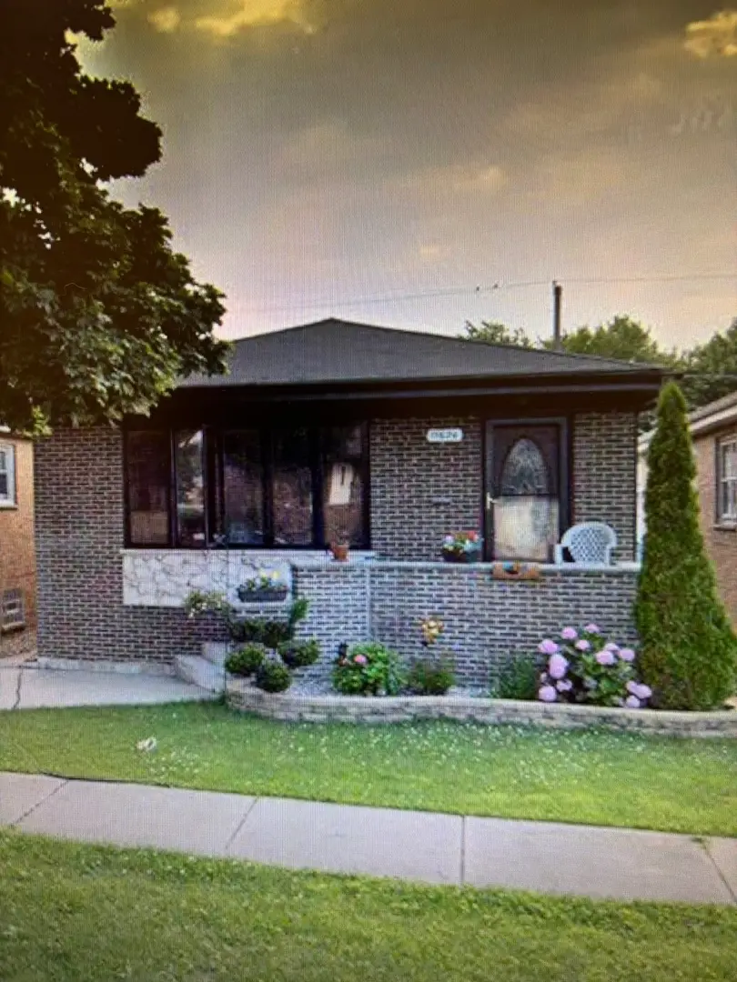11624 S Avenue J Avenue, Chicago, IL 60617 - #2