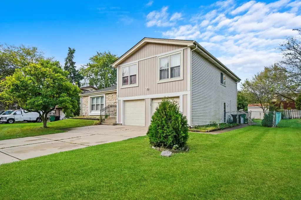 304 Sutherland Lane, Bloomingdale, IL 60108 - #1