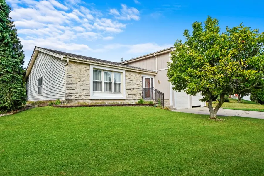 304 Sutherland Lane, Bloomingdale, IL 60108 - #2