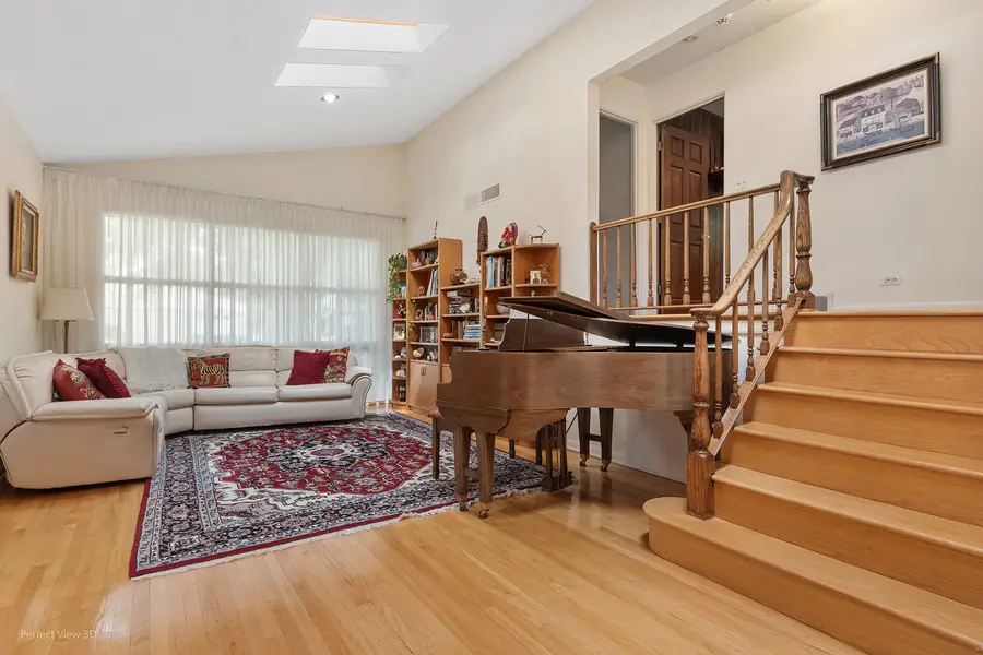 9431 Karlov Avenue, Skokie, IL 60076 - #2