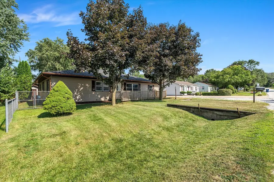 119 E 5th Street, Coal Valley, IL 61240 - #3
