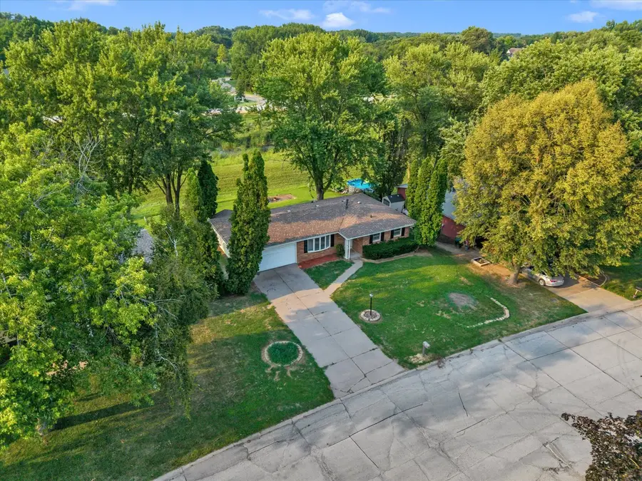 62 Park View Drive, Park View, IA 52748 - #2