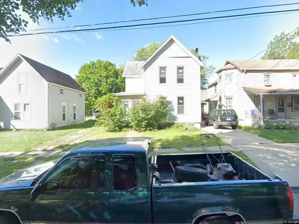 426 N Nursery Avenue, Freeport, IL 61032