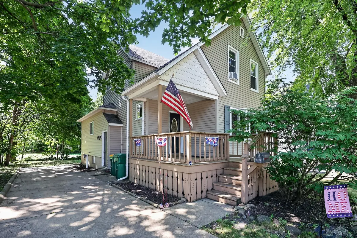 224 Charles Street, Sycamore, IL 60178 - #1
