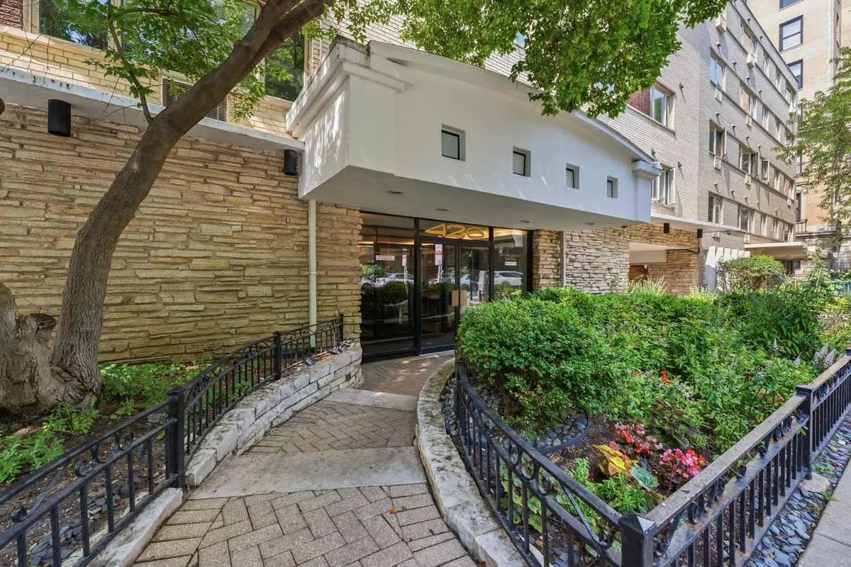 426 W Barry Avenue #407, Chicago, IL 60657 - #1