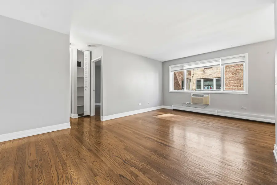 426 W Barry Avenue #407, Chicago, IL 60657 - #3