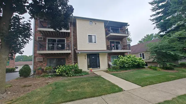 2713 Northcreek Drive #2204, Woodridge, IL 60517