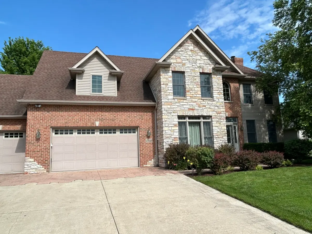 1910 Parkside Drive, Sycamore, IL 60178 - #1